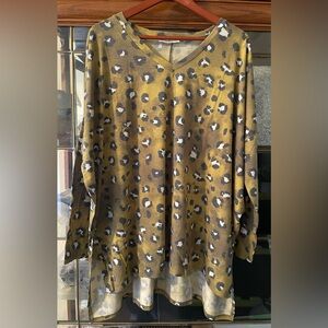 Zenana 2X Long Sleeve V Neck Animal Print Top.. NIP